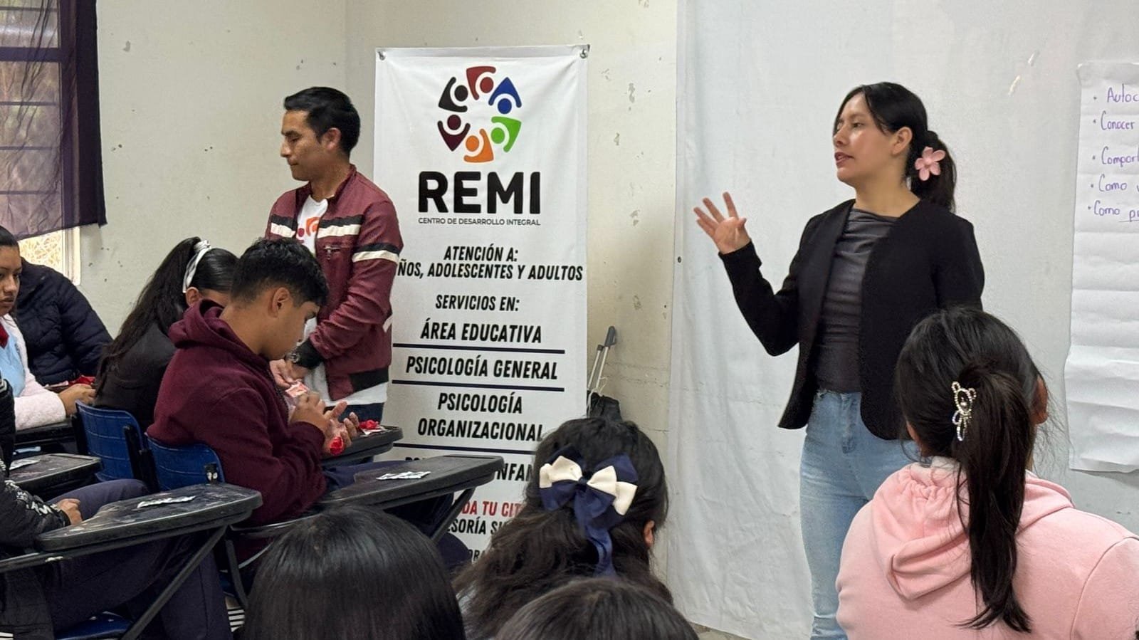 ALUMNOS DEL BACHILLERATO DIEGO RIVERA DE IXTICPAN RECIBEN PLÁTICA DE PREVENCIÓN DEL VIH.