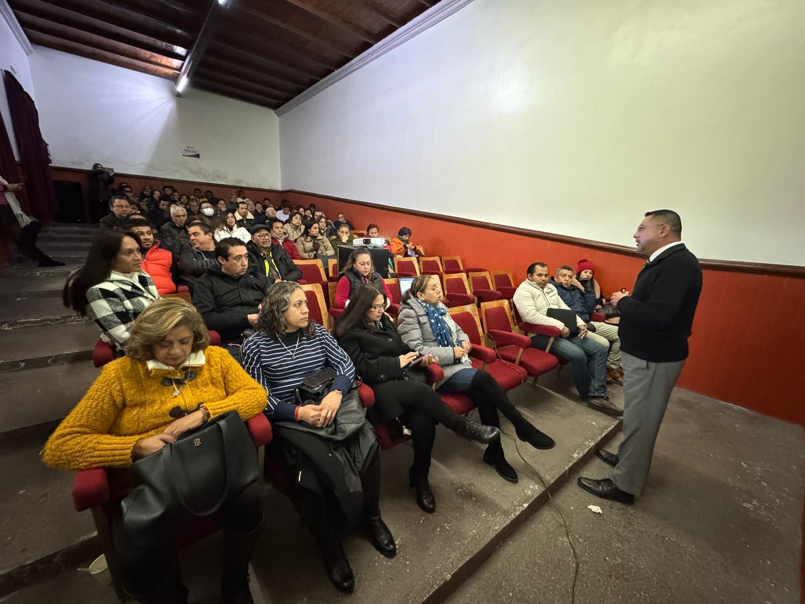FISCALÍA ESPECIALIZADA EN INVESTIGACIÓN DE DELITOS ELECTORALES, CAPACITA A FUNCIONARIOS PÚBLICOS DE TEZIUTLÁN EN EL TEMA “ VIOLENCIA POLÍTICA DE GÉNERO”.