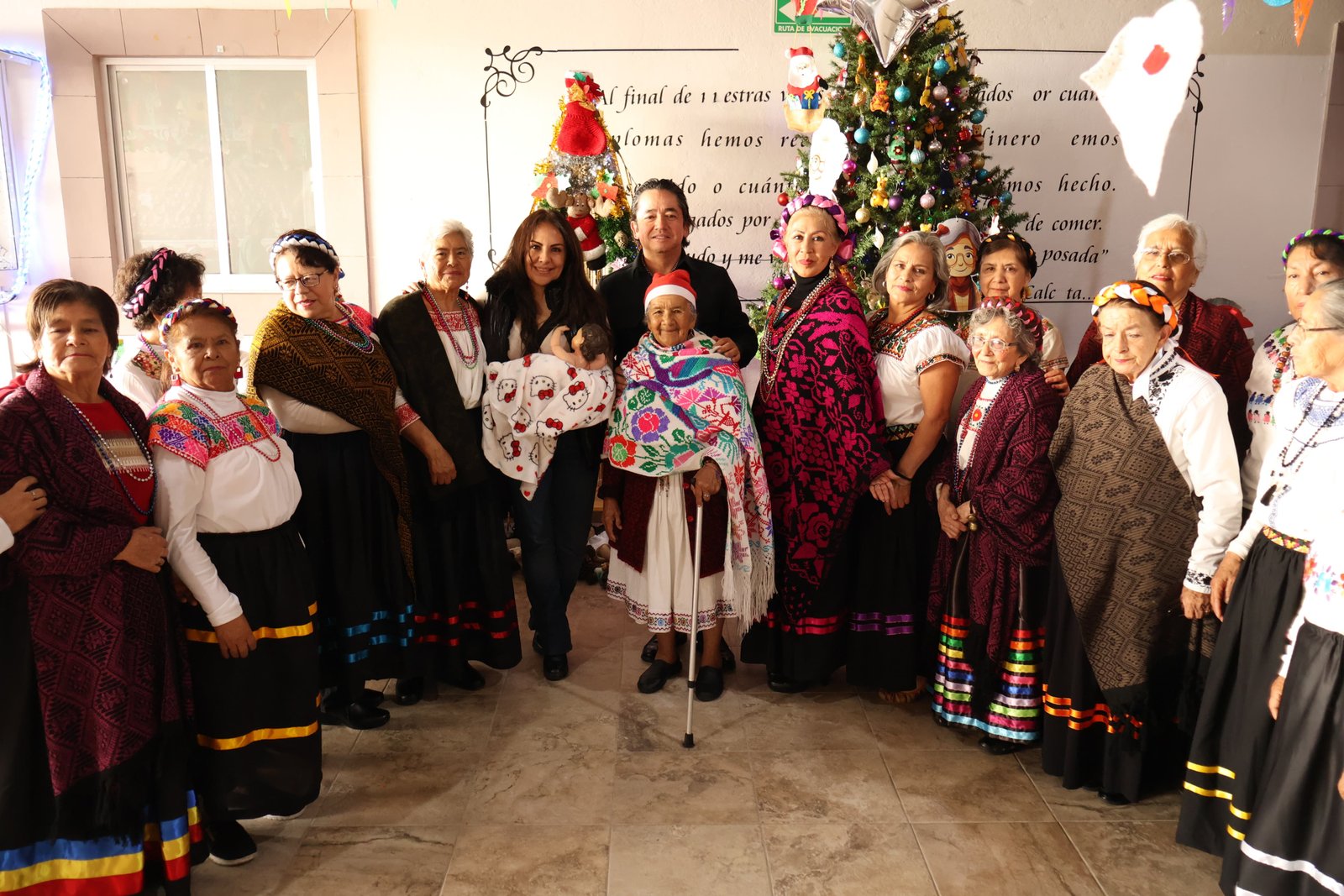 LA ALCALDESA KARLA MARTÍNEZ ORGANIZÓ UNA POSADA PARA ADULTOS MAYORES DE LA ESTANCIA DEL ABUE.