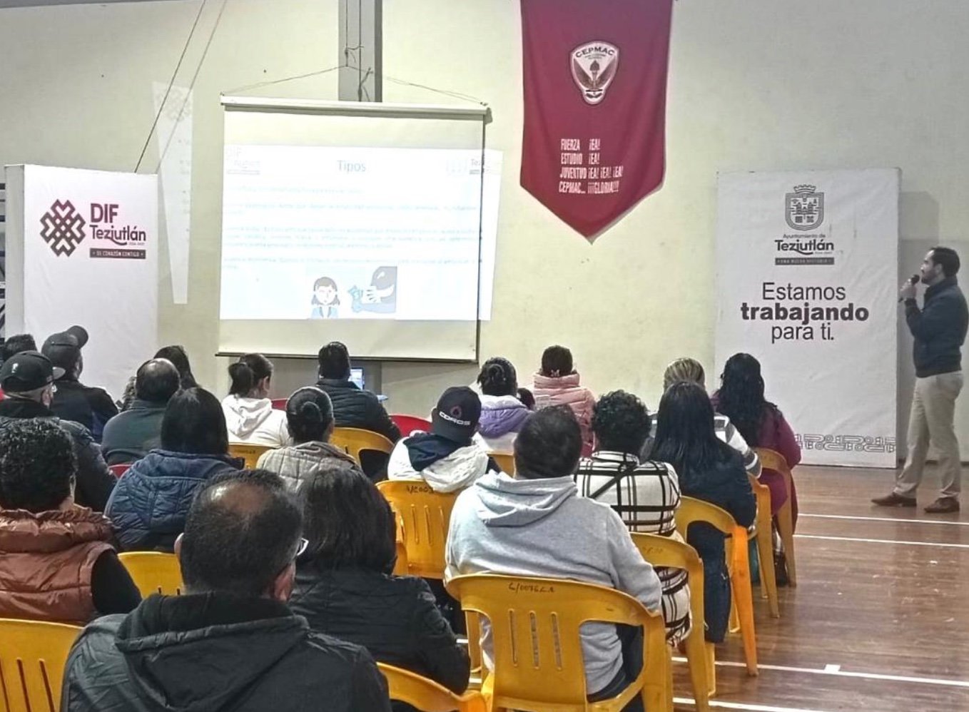 Karla Martínez impulsa cultura de paz entre jóvenes teziutecos